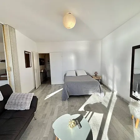 Avec Terrasse, Climatise A Ajaccio - Fr-1-61-649 Appartement