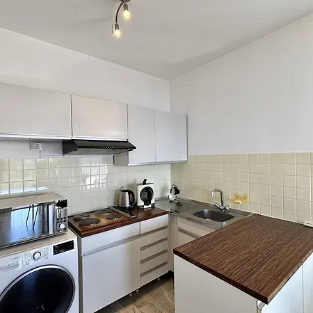 Avec Terrasse, Climatise A Ajaccio - Fr-1-61-649 Appartement